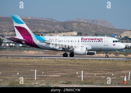 Airbus A319 de la aerolínea Eurowings en el aeropuerto de alicante Stockfoto