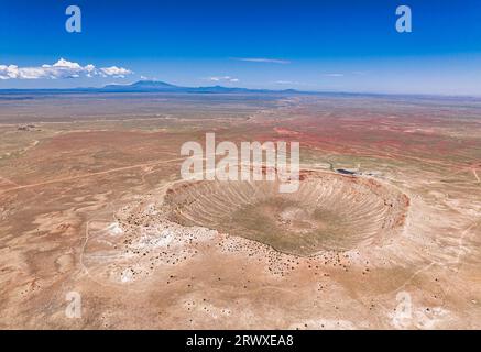 Fantastische Sicht auf den Meteor Crater Natural Landmark in der Nähe von Winslow, Arizona Stockfoto