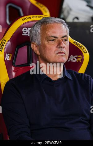 RomaÕs der portugiesische Trainer Jose Mourinho schaut während des FUSSBALLSPIELS Der Serie A zwischen dem AS Roma vs Empoli Football Club im Olimpico Stadium in Rom, Italien am 17. September 2023 Stockfoto