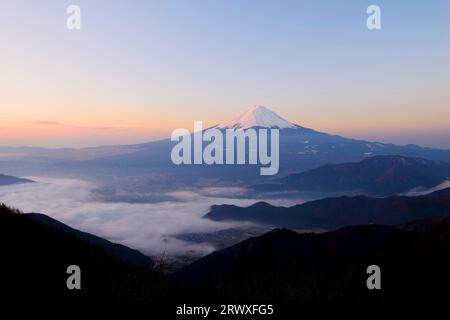 Mt. Fuji and sea of clouds at dawn in Yamanashi Prefecture from Shindo Pass Stock Photo