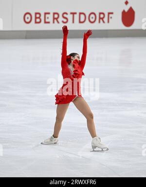 Oberstdorf, Deutschland. September 2023. Eiskunstlauf: Challenger-Serie – Nebelhorn Trophy, Einzelspiel, Frauen, Kurzprogramm. Julija Lovrencic aus Slowenien auf dem Eis. Angelika Warmuth/dpa/Alamy Live News Stockfoto