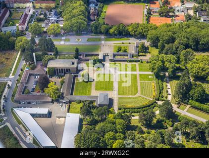 Luftaufnahme, Trauerhalle am Hauptfriedhof, Altenbochum, Bochum, Ruhrgebiet, Nordrhein-Westfalen, Deutschland, Begräbnisstätte, DE, Europa, Friedhof, M Stockfoto