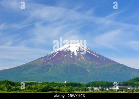 Fuji im Frühsommer, Yamanashi aus Fujiyoshida City Stockfoto