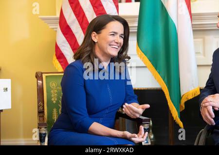 Austin Texas USA, 21. September 2023: Der ungarische Präsident KATALIN Novák besucht zusammen mit dem texanischen Gouverneur GREG ABBOTT das Gouverneurshaus in Austin, um über Handel und wirtschaftliche Entwicklung zu sprechen. Novák, die 2022 ihr Amt antrat, ist die erste Präsidentin Ungarns. Quelle: Bob Daemmrich/Alamy Live News Stockfoto