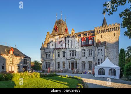 Radhadesh / Château de Petite-Somme, neogotische Burg im Besitz der Hare Krishna Bewegung ISKCON bei Durbuy, Luxemburg, Wallonien, Belgien Stockfoto