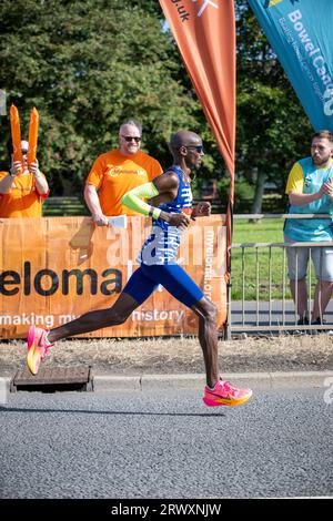 Sir Mo Farrah belegte den vierten Platz in seinem letzten Wettkampfrennen beim Great North Run 2023 Stockfoto