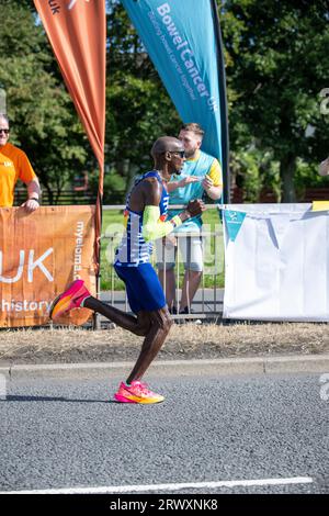 Sir Mo Farrah belegte den vierten Platz in seinem letzten Wettkampfrennen beim Great North Run 2023 Stockfoto