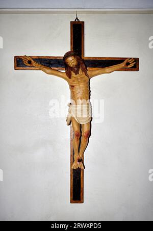 Crocifisso - legno intagliato e dipinto - scultore lombardo del XV secolo - Clusone (BG),Museo della basilica di S.Maria Assunta Stockfoto