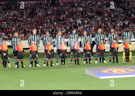 MÜNCHEN, Deutschland. , . MANCHESTER UNITED: 24 Andre ONANA, Keeper, 2 Victor LINDELOEF, Lindelöf, 6 Lisan dro MARTINEZ, 8 Bruno FERNANDES ©, 10 Marcus RASHFORD, 11 Rasmus HOJLUND, 14 Christian ERIKSEN, 15 Sergio REGUILON, 18 CASEMIRO, 20 Diogo DALOT, 28 Facundo PELLISTRI während des UEFA Champions League Goups Ein Spiel zwischen dem FC BAYERN München und MANCHESTER-UNITED in der Allianz Arena, dem Stadion von München am 20. September. In München (Foto: Arthur THILL/ATP Images) (THILL Arthur/ATP/SPP) Credit: SPP Sport Press Photo. Alamy Live News Stockfoto