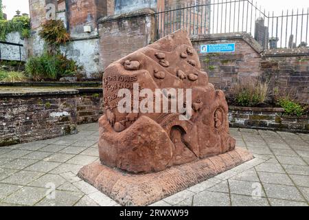 Robert Burns Rock ein großer Block aus geschnitztem Sandstein reflektiert Elemente von Gedichten wie Tam o' Shanter und To a Mouse Stockfoto