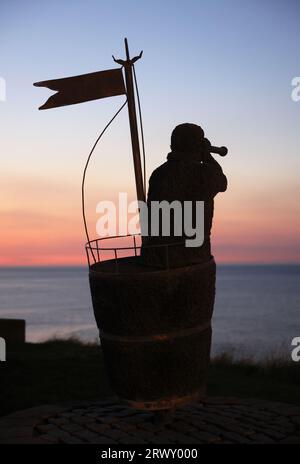 Spazieren Sie mit der Serie Heritage von Skulpturen rund um Whitby von der lokalen Künstlerin Emma Stothard in North Yorkshire, Großbritannien Stockfoto