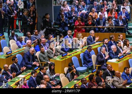 New York, USA. September 2023. Der ukrainische Präsident Volodymyr Zelenskyy leitet die Delegation seines Landes bei der Eröffnungssitzung des 78. UN-Generals Asse Stockfoto