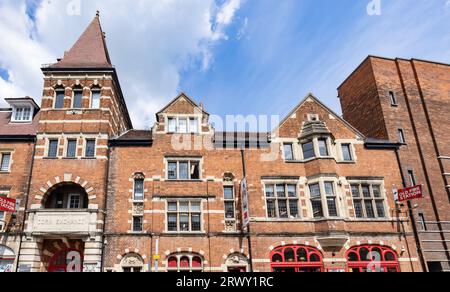 Oxford, Großbritannien - 18. Mai 2023: The Corn Exchange and Fire Station, ein Gewerbekomplex in Oxford. Jetzt ist eine Kunstkartei, Arts at the Old Fire Station, A Stockfoto