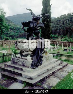 MAUSOLEO DE JULIAN GAYARRE. Autor: MARIANO BENLLIURE. Lage: AUSSEN. Roncal. NAVARRA. SPANIEN. Stockfoto