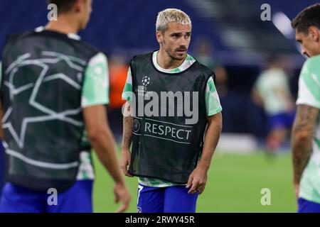 Atletico Madrids Franzose Antoine Griezmann schaut beim UEFA Champions League-Spiel SS Lazio gegen Atletico Madrid. Lazio Atletico Madrid Unentschieden 1:1 Stockfoto