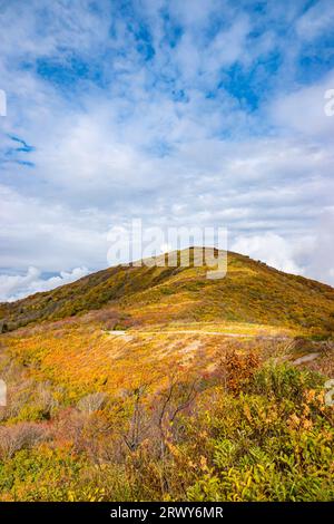 Autumn foliage scenery of the Myoko Mountains seen from the highest point of the Sado Island Sado Skyline and ATC radar of the Air Self-Defense Force Stock Photo