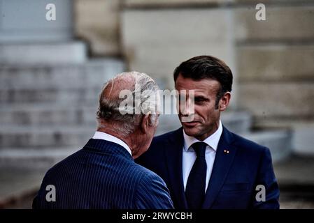 Frankreich/Paris - 21/09/2023 - Staatsbesuch von König Karl III. Und Königin Camilla in Frankreich. September 2023. Frankreich/Paris - der französische Präsident Emmanuel Macron und König Karl III. Trafen sich am 21. September 2023 anlässlich des Staatsbesuchs des britischen Monarchen in Frankreich im Elysee-Palast in Paris. Quelle: LE PICTORIUM/Alamy Live News Stockfoto