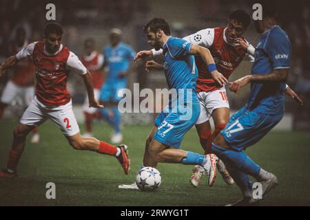 Kvicha Kvaratkshelia während des Spiels der UEFA Champions League 2023/24 zwischen dem SC Braga und dem SSC Napoli im Estadio Municipal de Braga, Braga, Portugal. (Macie Stockfoto