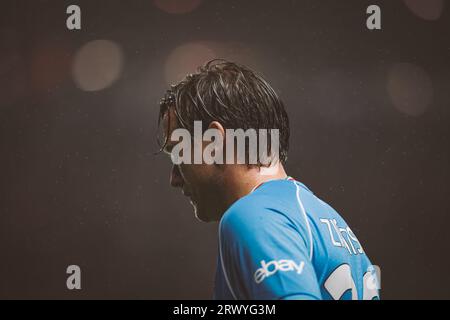 Piotr Zielinski während des Spiels der UEFA Champions League 2023/24 zwischen dem SC Braga und dem SSC Napoli im Estadio Municipal de Braga, Braga, Portugal. (Maciej Rog Stockfoto