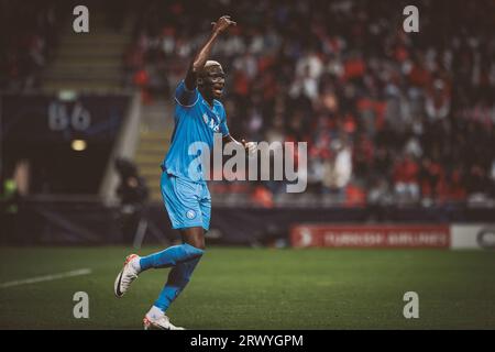 Victor Osimhen während des Spiels der UEFA Champions League 2023/24 zwischen dem SC Braga und dem SSC Napoli im Estadio Municipal de Braga, Braga, Portugal. (Maciej Rogo Stockfoto