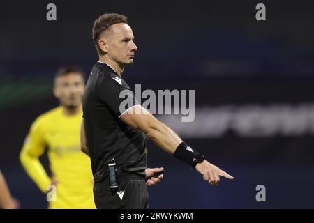 Zagreb, Kroatien. September 2023. Schiedsrichter Pawel Raczkowski aus Polen beim Spiel der UEFA Europa Conference League Gruppe C zwischen Dinamo Zagreb und Astana im Stadion Maksimir am 21. September 2023 in Zagreb, Kroatien. Foto: Luka Stanzl/PIXSELL Credit: Pixsell/Alamy Live News Stockfoto