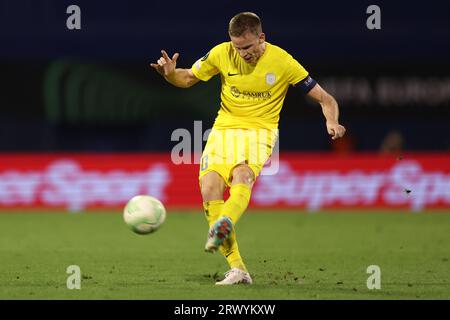 Zagreb, Kroatien. September 2023. Marin Tomasov vom FC Astana schießt beim Spiel der Gruppe C der UEFA Europa Conference League zwischen Dinamo Zagreb und Astana im Stadion Maksimir am 21. September 2023 in Zagreb, Kroatien. Foto: Goran Stanzl/PIXSELL Credit: Pixsell/Alamy Live News Stockfoto