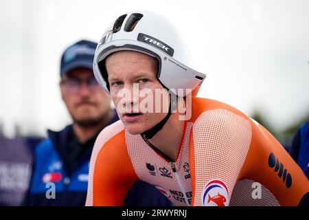 Emmen, Niederlande. September 2023. EMMEN, NIEDERLANDE - 21. SEPTEMBER: Daan Hoole aus den Niederlanden konzentriert sich vor der Teilnahme an der Elite Mixed Team Relay der UEC Road Cycling Europameisterschaften 2023 im WILDLANDS Adventure Zoo Emmen am 21. September 2023 in Emmen, Niederlande (Foto: Rene Nijhuis/BSR Agency) Credit: BSR Agency/Alamy Live News Stockfoto