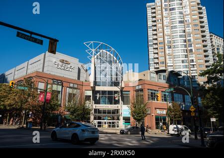 Moderne Wohnhäuser türmen in und um das historische Vancouver Chinatown Viertel, nahe East Vancouver. Stockfoto