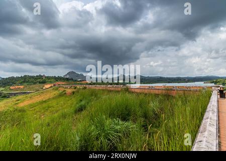 Der Karapuzha-Damm ist eine beliebte Touristenattraktion im Bezirk Wayanad in Kerala, Indien Stockfoto