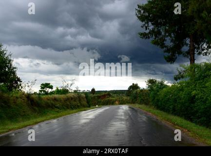 Fahrt an einem stürmischen Tag in ZentralMadagaskar. Stockfoto