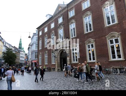 Die lebhafte Fußgängerzone Købmagergade im Zentrum von Kopenhagen, Dänemark. Stockfoto