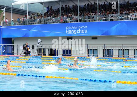 Hangzhou, China. September 2023. Allgemeine Ansicht moderner Pentathlon : Halbfinalschwimmen der Männer im Fuyang Yinhu Sports Centre während der China Hangzhou Asian Games 2022 in Hangzhou, China. Quelle: Naoki Nishimura/AFLO SPORT/Alamy Live News Stockfoto