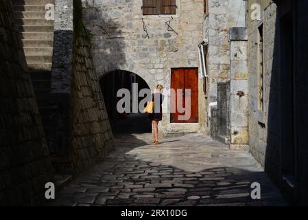 Die Rückseite der Belle des belles 2013, in der Nähe des Südeingangs, Altstadt, Kotor, Montenegro Stockfoto