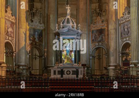Im Inneren der Catedral de Malaga. Innenräume, Altäre und Dekorationen der Kathedrale von Malaga La Manquita. Malaga, Spanien Stockfoto