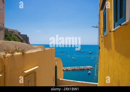 Marina di Corricella auf der Insel Procida Stockfoto