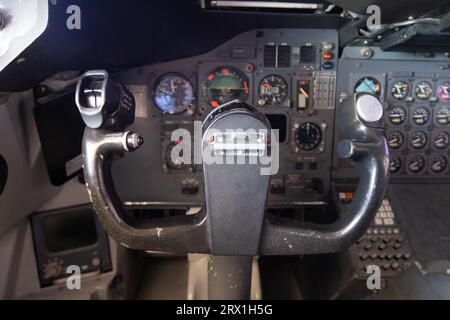 Flugdeck und Flugsteuerung eines Boeing 747-Cockpits in einem Flugzeug in Queensland Australia Stockfoto