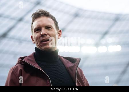 Leverkusen, Deutschland. März 2023. Fußball: Bundesliga, Bayer Leverkusen - Bayern München, Spieltag 25, BayArena. Bayerns damaliger Trainer Julian Nagelsmann betritt das Stadion. Nagelsmann wird neuer nationaler Fußballtrainer. Der ehemalige Trainer des FC Bayern München wird Hansi Flick mit einem Vertrag bis Ende Juli 2024 nachfolgen, teilte der Deutsche Fußballverband am Freitag mit. Quelle: Marius Becker/dpa/Alamy Live News Stockfoto