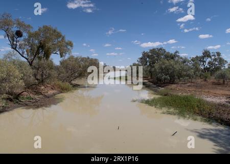 Die Longreach Region ist reich an einem großen Flusssystem, dem Thomson River, etwas außerhalb von longreach, Queensland, Australien Stockfoto