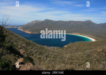 Die berühmten Wineglass Bay vom Mt Amos Lookout im Freycinet Nationalpark in Tasmanien Stockfoto