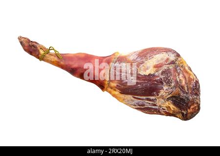 Spanischer Trockenschinken, Jamon Serrano, Bellota, italienischer Prosciutto Crudo, Parmaschinken. Ganzer trockener spanischer Schinken isoliert auf weißem Hintergrund. Stockfoto