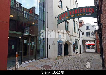 Schild für und Eintritt zur City Varieties Music Hall, Swan Street, Leeds Stockfoto