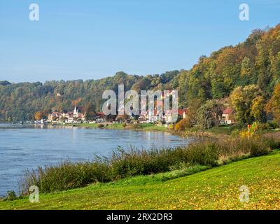 Blick auf die Stadt Wehlen an der Elbe im Nationalpark Sächsische Schweiz, Sachsen, Deutschland, Europa Stockfoto