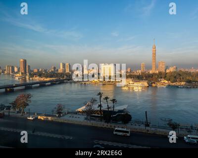 Der Kairo-Turm, das höchste Gebäude in Ägypten und Nordafrika, ragt 187 Meter hoch, der Nil, Kairo, Ägypten, Nordafrika, Afrika Stockfoto