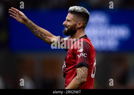 Olivier Giroud vom AC Mailand zeigt während des UEFA Champions League-Fußballspiels zwischen AC Mailand und Newcastle United FC Gesten. Stockfoto