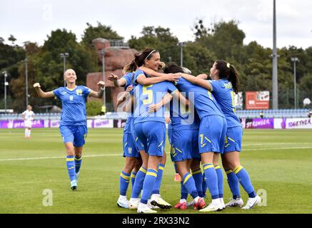 Starogard Gdanski, Polen. September 2023. STAROGARD GDANSKI, POLEN - 22. SEPTEMBER 2023 - Spieler der Ukraine feiern beim Spiel der UEFA Women's Nations League B Gruppe B3 gegen Serbien im Stadion Miejski im. Kazimierza Deyny in Starogard Gdanski, Polen. Quelle: Ukrinform/Alamy Live News Stockfoto