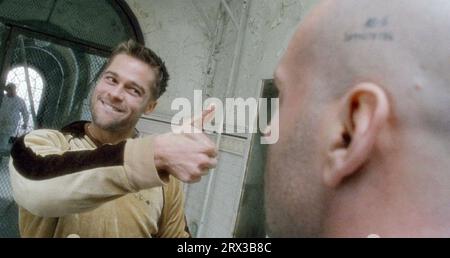 12 AFFEN 1995 Universal Pictures Film mit Brad Pitt links und Bruce Willis Stockfoto