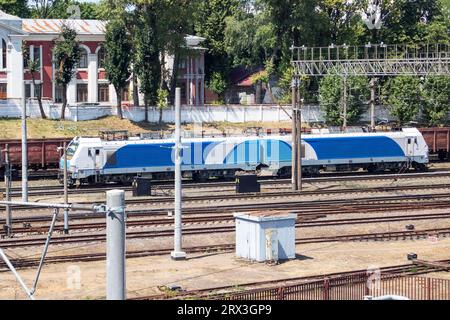 Minsk, Weißrussland - 09. august 2023: Züge im Sommer im Depot Stockfoto