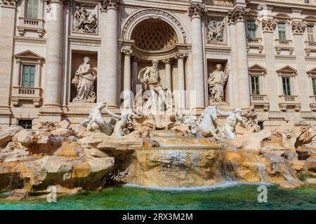 Trevi-Brunnen im Zentrum von Rom, Italien. Trevi ist der berühmteste Brunnen Roms Stockfoto