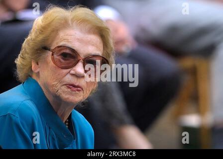 Italienischer Präsident Giorgio Napolitano und seine Frau Clio Maria Bittoni im Bild: Konzert zu Ehren von Papst BENEDIKT XVI., seiner Sommerresidenz in Castelgandolfo am Stadtrand von Rom. Das West-Eastern Divan Orchestra unter der Regie von DANIEL BARENBOIM, 11. Juli 2012 Stockfoto