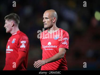 Unterhaching, Deutschland. September 2023. Unterhaching, Deutschland 22. September 2023: Fussball, Herren, 3.Liga, Saison 2023/2024, SpVgg Unterhaching - Arminia Bielefeld, Uhlsportpark Unterhaching Manuel Stiefler (SpVgg Unterhaching) Kopf, Oberkörper DFB-Vorschriften verbieten jegliche Verwendung von Fotos als Bildsequenzen und/oder Quasi-Video Credit: dpa/Alamy Live News Stockfoto